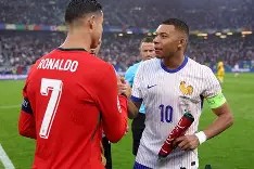 爱游戏-JackeyLove巅峰对决，姆巴佩与70激战TES分钟，关键助攻胜负难料！的简单介绍