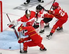 关于冰球季后赛上演强强对话，云贵犀牛队强势横扫关中飞鹰队，多点开花奏效；逆风翻盘的范本的信息