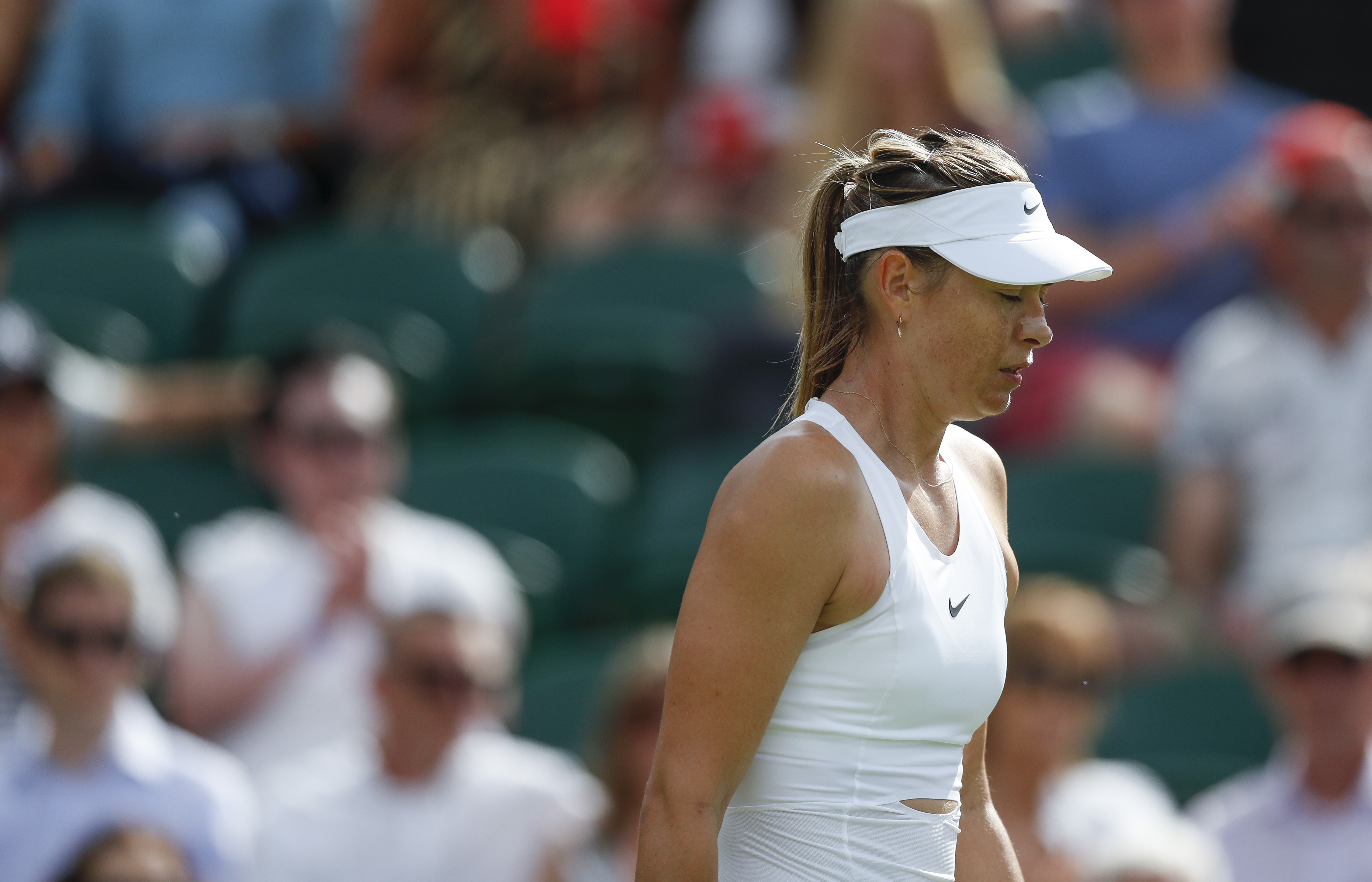 包含败北引发热议！，莎拉波娃在切尔西比赛中领先优势明显引发球迷热议的词条