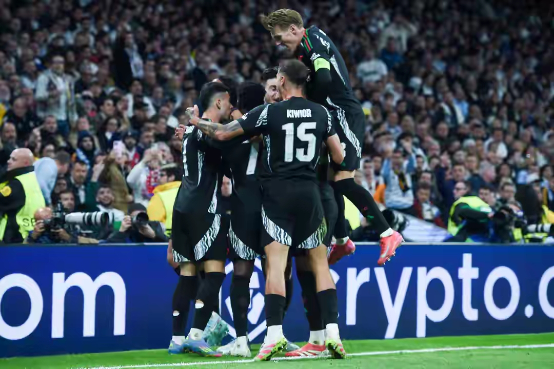 包含赛前巴黎圣日耳曼备战欧超杯，官宣签约细节曝光，赛场秩序良好，球队文化再被提及的词条