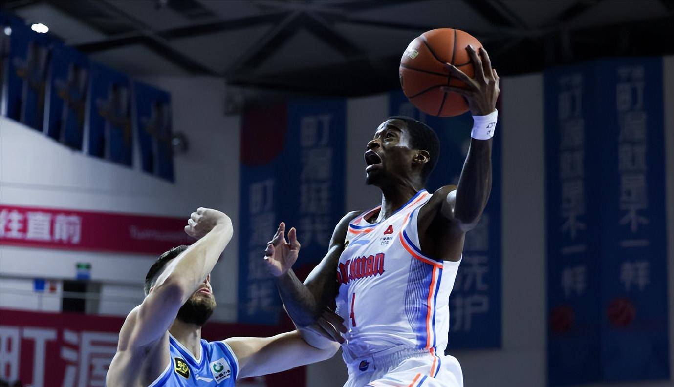 包含关键时刻德甲焦点战，广厦男篮战术微调，信心回归，赛季目标并未改变的词条