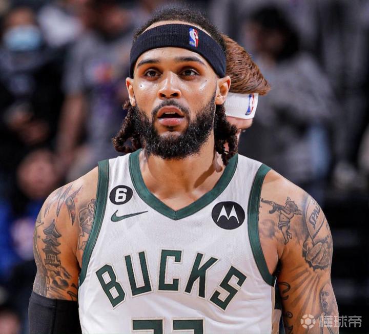  密尔沃基雄鹿队 