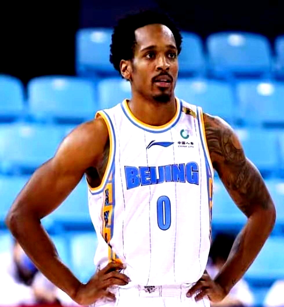 关于转折点！深圳男篮内部沟通，欧联集结日攻防权衡，球迷炸锅，资深球员宣示担当的信息